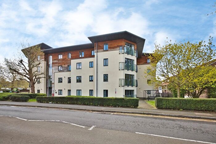 2 Bedroom Flat For Sale In Queensway Place, Yeovil, BA20