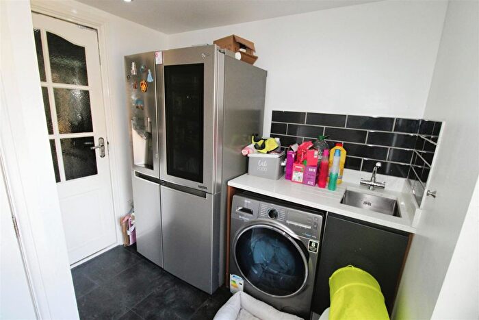 4 Bedroom Semi-Detached House To Rent In Lytham Drive, Queensbury, BD13