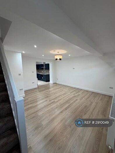 2 Bedroom Maisonette To Rent In Leyton, London, E10