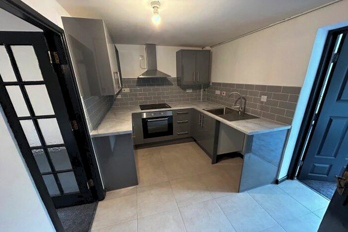 2 Bedroom Flat To Rent In Quinton, Birmingham, B32