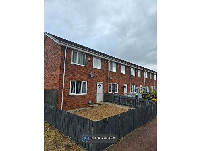 3 Bedroom End Of Terrace House To Rent In Store Terrace, Houghton Le Spring, DH5