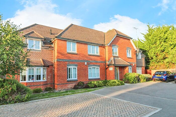 2 Bedroom Flat For Sale In Mays Close, Earley, RG6