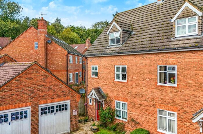 4 Bedroom Town House For Sale In Blythe Close, Enham Alamein, Andover, SP11