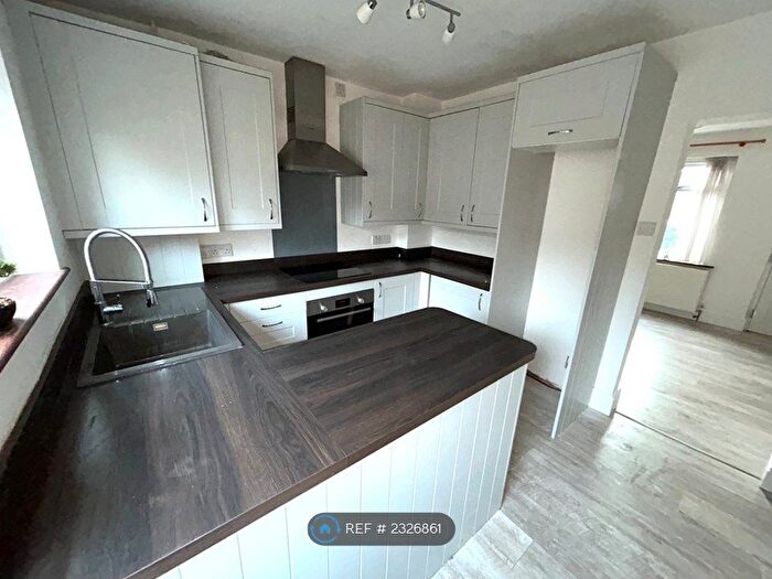 2 Bedroom End Of Terrace House To Rent In Railway Terrace, Kings Langley, WD4