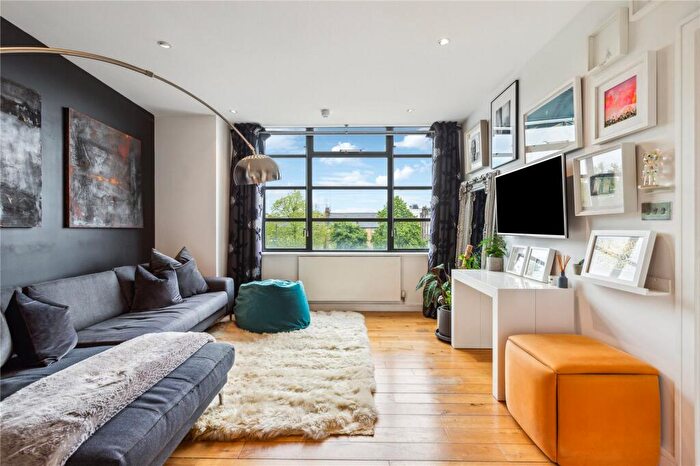 2 Bedroom Apartment For Sale In Lavender Hill, SW11