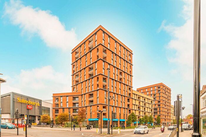 2 Bedroom Flat To Rent In High Street, Sutton, SM1