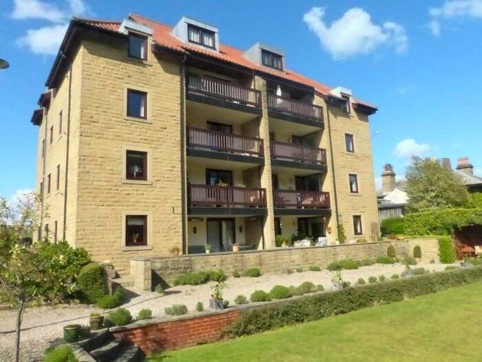 2 Bedroom Flat To Rent In Warlbeck, Ilkley, LS29