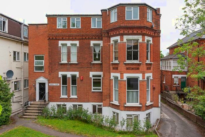 2 Bedroom Apartment To Rent In Beulah Hill, London, SE19