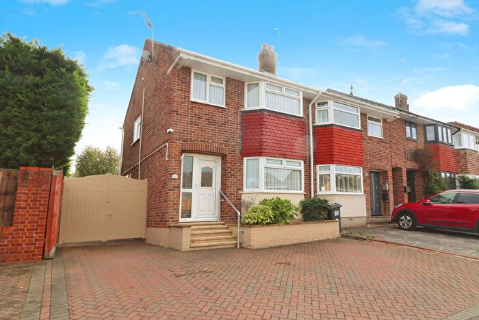 3 Bedroom End Terrace House For Sale In Heath Drive, Chelmsford, CM2