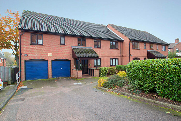 2 Bedroom Apartment To Rent In Roseville Close, Norwich, Norfolk, NR1