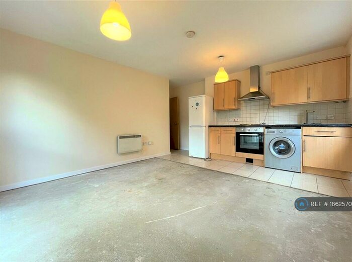 2 Bedroom Flat To Rent In Victoria Way, London, SE7