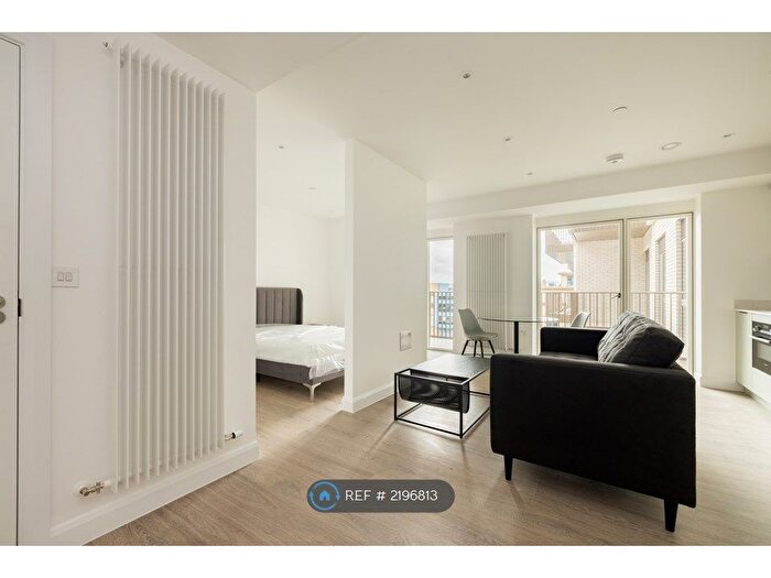 Studio To Rent In London, London, E16