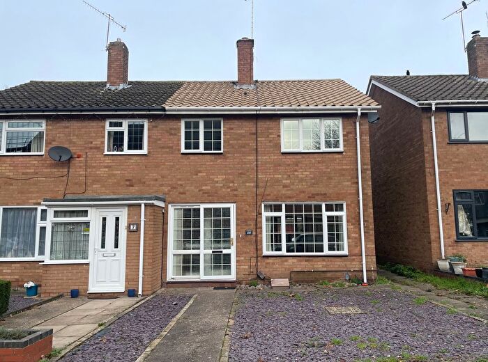 3 Bedroom Semi-Detached House To Rent In Maple Grove, Warwick, CV34