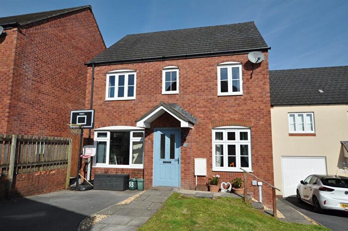 3 Bedroom Detached House For Sale In Cefn Maes, St Clears, SA33