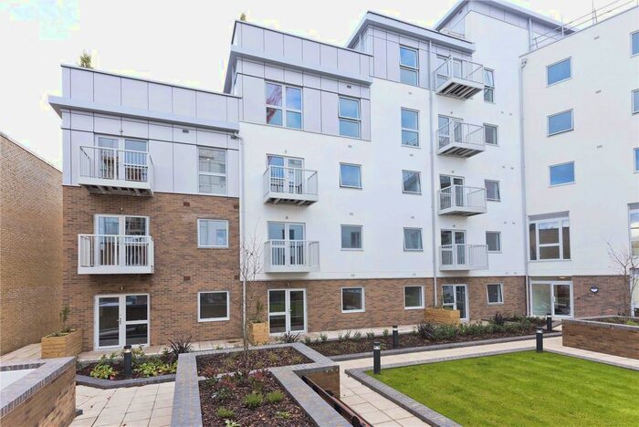 1 Bedroom Flat To Rent In Austen House, Station View, Guildford, GU1