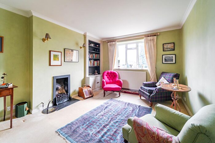 2 Bedroom Flat For Sale In Newington Green Road, Islington, N1