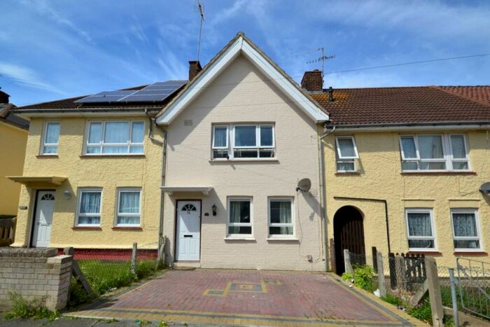 3 Bedroom Terraced House To Rent In Dickens Road, Gravesend, Kent, DA12