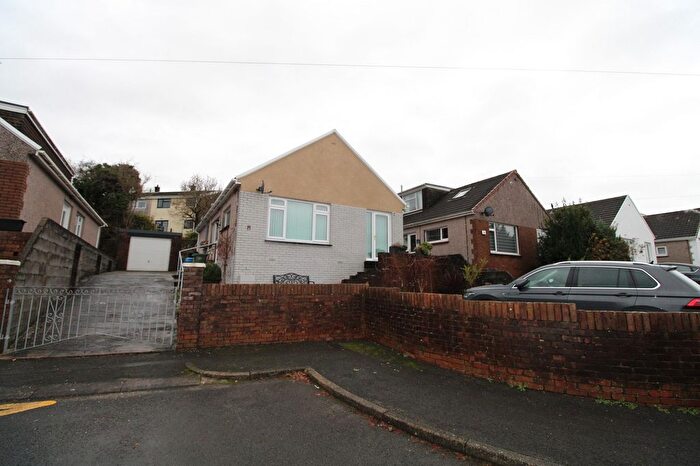3 Bedroom Detached Bungalow For Sale In Heol-Y-Groes, Litchard, Bridgend., CF31