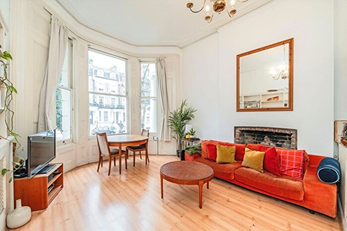 2 Bedroom Flat For Sale In Sutherland Avenue, Little Venice, W9