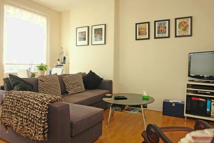 1 Bedroom Flat To Rent In Solway Road, East Dulwich, London, SE22