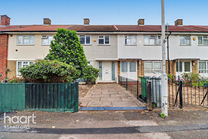 3 Bedroom Terraced House For Sale In Gurney Close, Stratford, E15