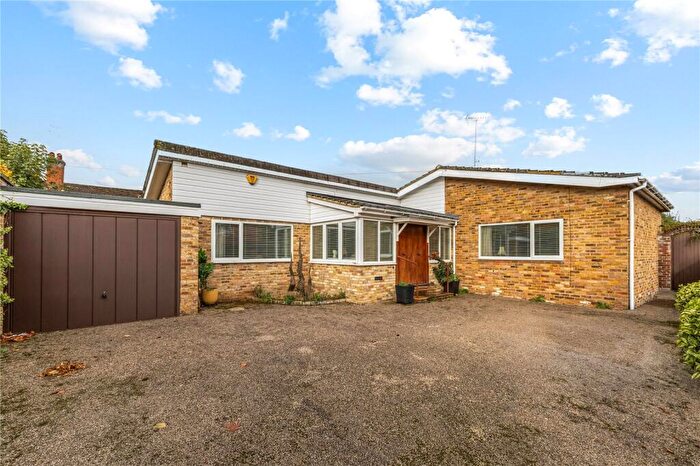 3 Bedroom Bungalow For Sale In Fishermans Retreat, Marlow, Buckinghamshire, SL7