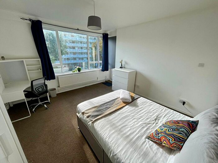 4 Bedroom Flat To Rent In Rochester Square, Camden, Ucl, Lse, West End, London, NW1