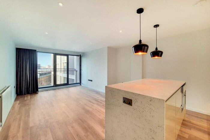 2 Bedroom Flat To Rent In Waterson Street, Shoreditch, London, E2