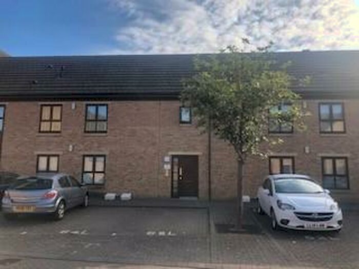 2 Bedroom Flat To Rent In Park Corner, St. James, Northampton, NN5