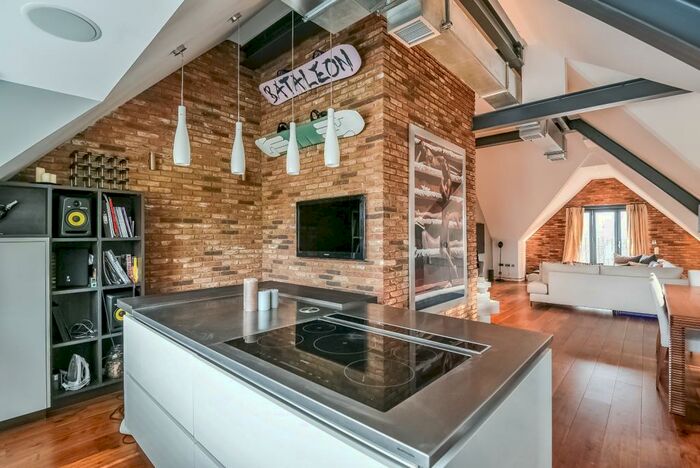 2 Bedroom Flat To Rent In Upper Park Road Bromley, BR1