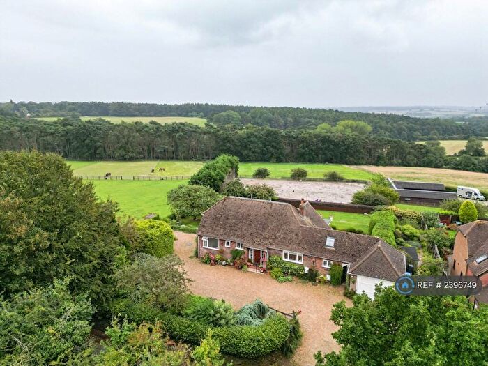 4 Bedroom Detached House To Rent In Heath Road, Great Brickhill, Buckinghamshire, MK17