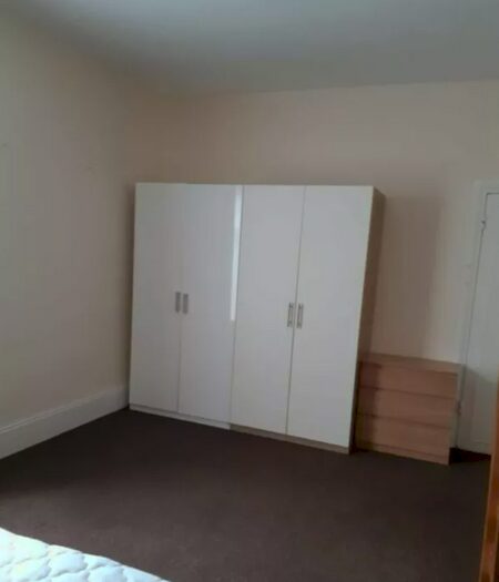 3 Bedroom Flat To Rent In Stopford Road, London, E13