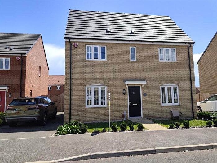 3 Bedroom House To Rent In Middlemoore Way, Crowland, Peterborough, PE6