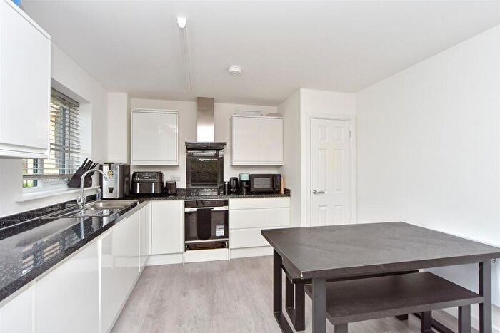3 Bedroom End Of Terrace House For Sale In Otterham Quay Lane, Rainham, Gillingham, Kent, ME8