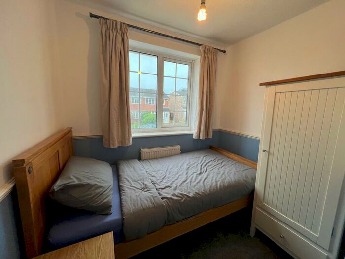 1 Bedroom Semi-Detached House To Rent In Swallow Close, Buckingham, MK18