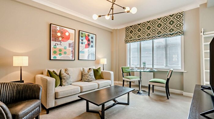 1 Bedroom Flat To Rent In Hill Street, London, W1J