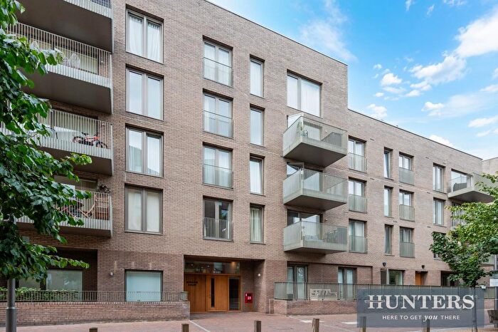 1 Bedroom Flat For Sale In Durham Wharf Drive, Brentford, TW8