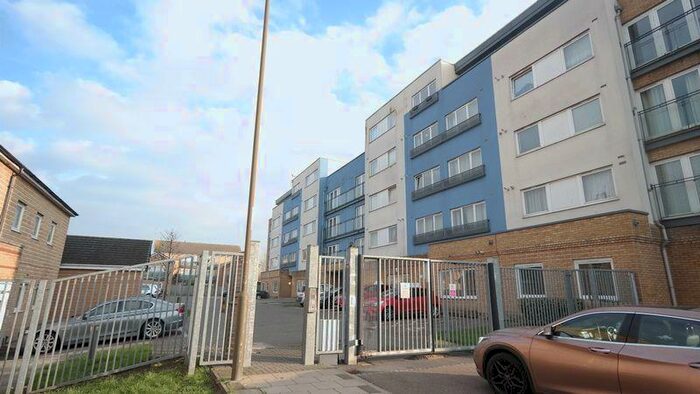 1 Bedroom Flat To Rent In Bailey Close, West Thamesmead, London, SE28