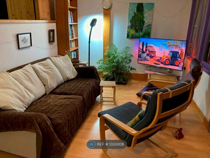 Studio To Rent In Dunster Way, Wallington, SM6