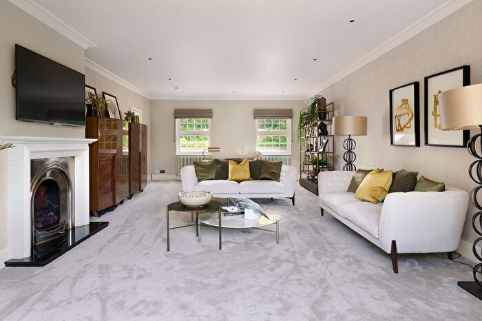 4 Bedroom Detached House For Sale In Rowlands Castle, Hampshire, PO9