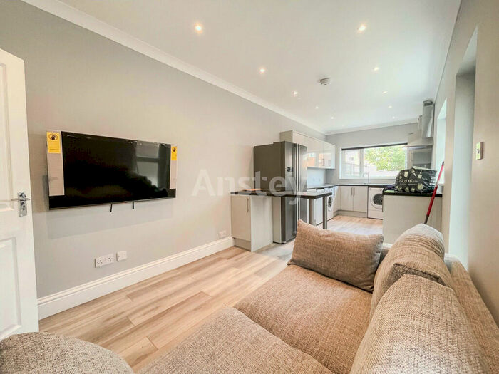 5 Bedroom Terraced House To Rent In Milton Road, Southampton, SO15