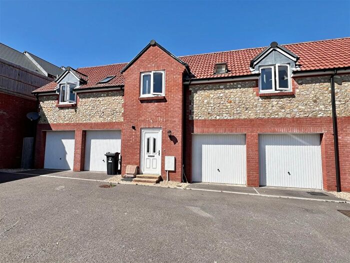 2 Bedroom Detached House To Rent In Dukes Way, Axminster, EX13