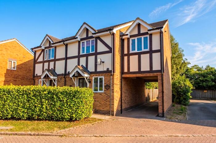 3 Bedroom End Of Terrace House To Rent In West End, Surrey, GU24