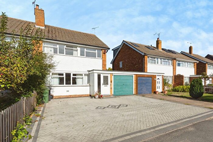4 Bedroom Semi-Detached House For Sale In Kings Road, Ashford, TN27