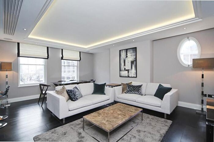 2 Bedroom Flat To Rent In Chesterfield Street, Mayfair, London, W1J