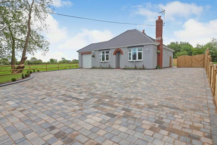 3 Bedroom Detached Bungalow For Sale In School Lane, Coven, Wolverhampton, WV9