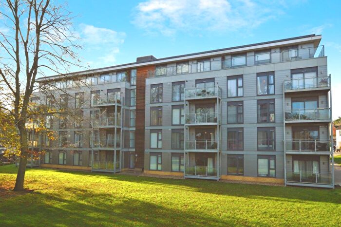 2 Bedroom Flat To Rent In Newsom Place, AL1