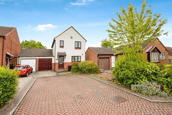 3 Bedroom Detached House For Sale In Burr Tree Vale, Leeds, LS15