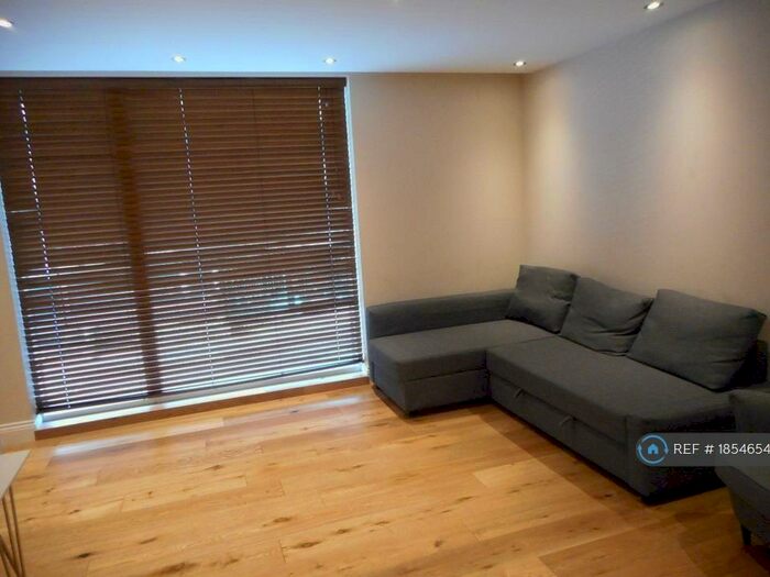 3 Bedroom Flat To Rent In Ferdinand Street, London, NW1