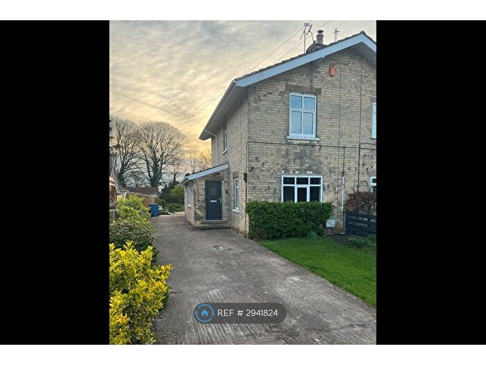 3 Bedroom Semi-Detached House To Rent In High Street, Beckingham, Doncaster, DN10